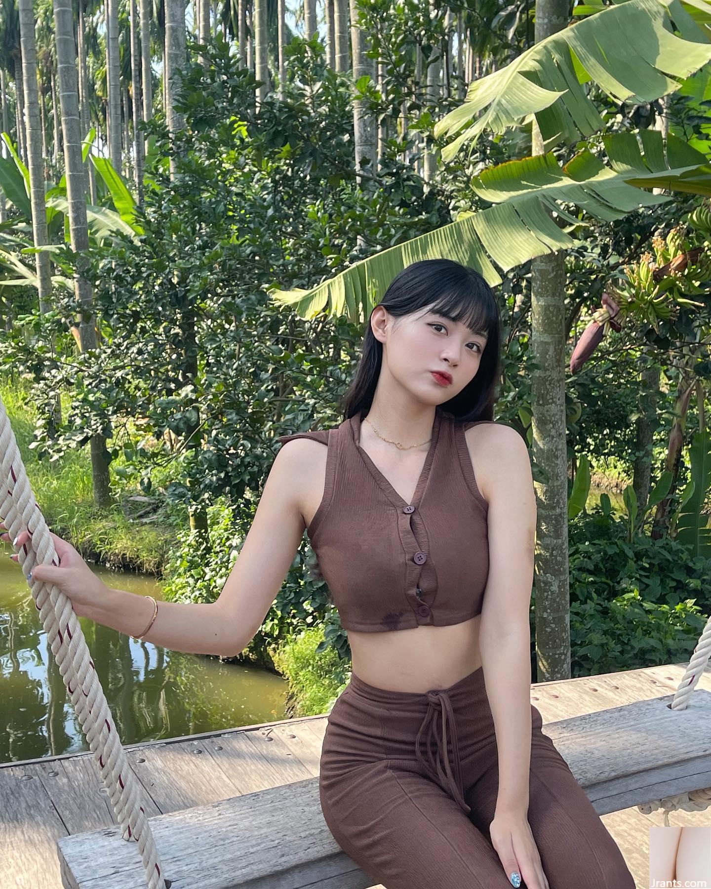 Đôi mắt ngây thơ “Yu Jiayi Angelene” đầy đủ đến nỗi nó sắp tràn ra với bộ ngực trắng và đẹp (14p) - Ảnh 2