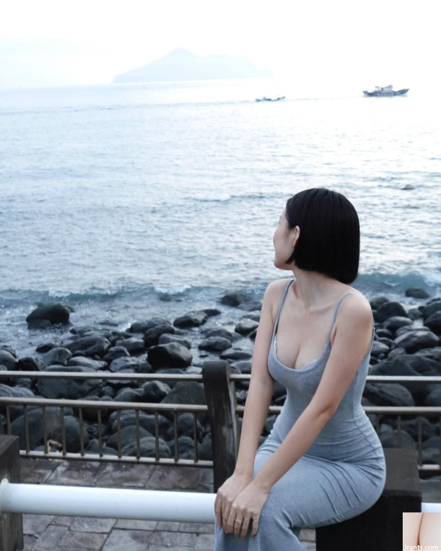 Cô gái siêu dễ thương “Ống xả ăn mòn” ảnh gợi cảm và cay (15p) - Ảnh 14