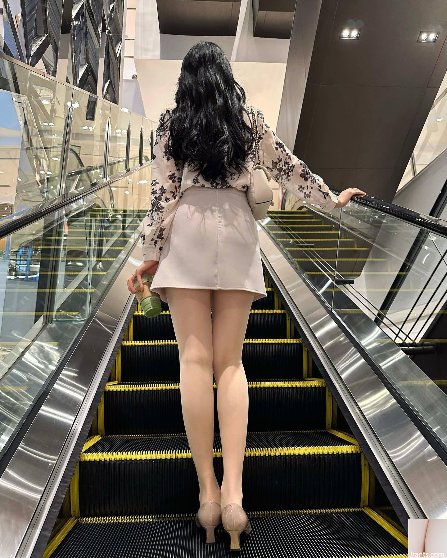 Cô gái xinh đẹp và đẹp trai “chị gái hiền lành Tina” đã phơi bày những đường cong hình người bạo lực của mình (13p) - Ảnh 12