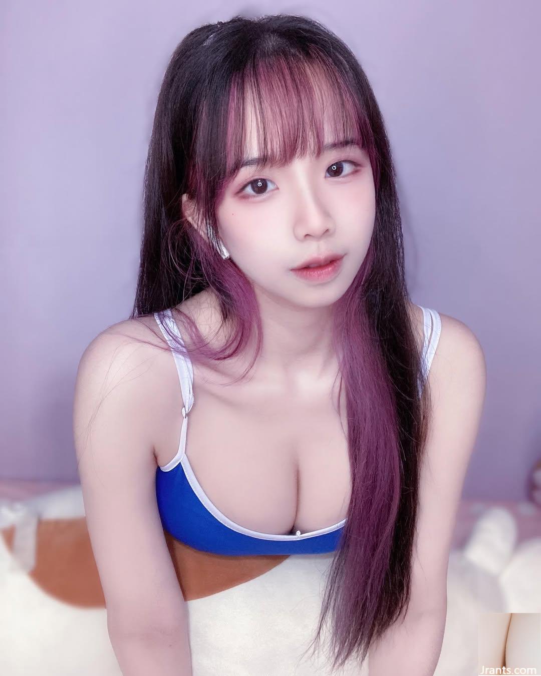 Bầu trời phía trên “Tù trưởng Zi Mio” thật bắt mắt! Khoe dáng đầy đặn của bạn(10P)