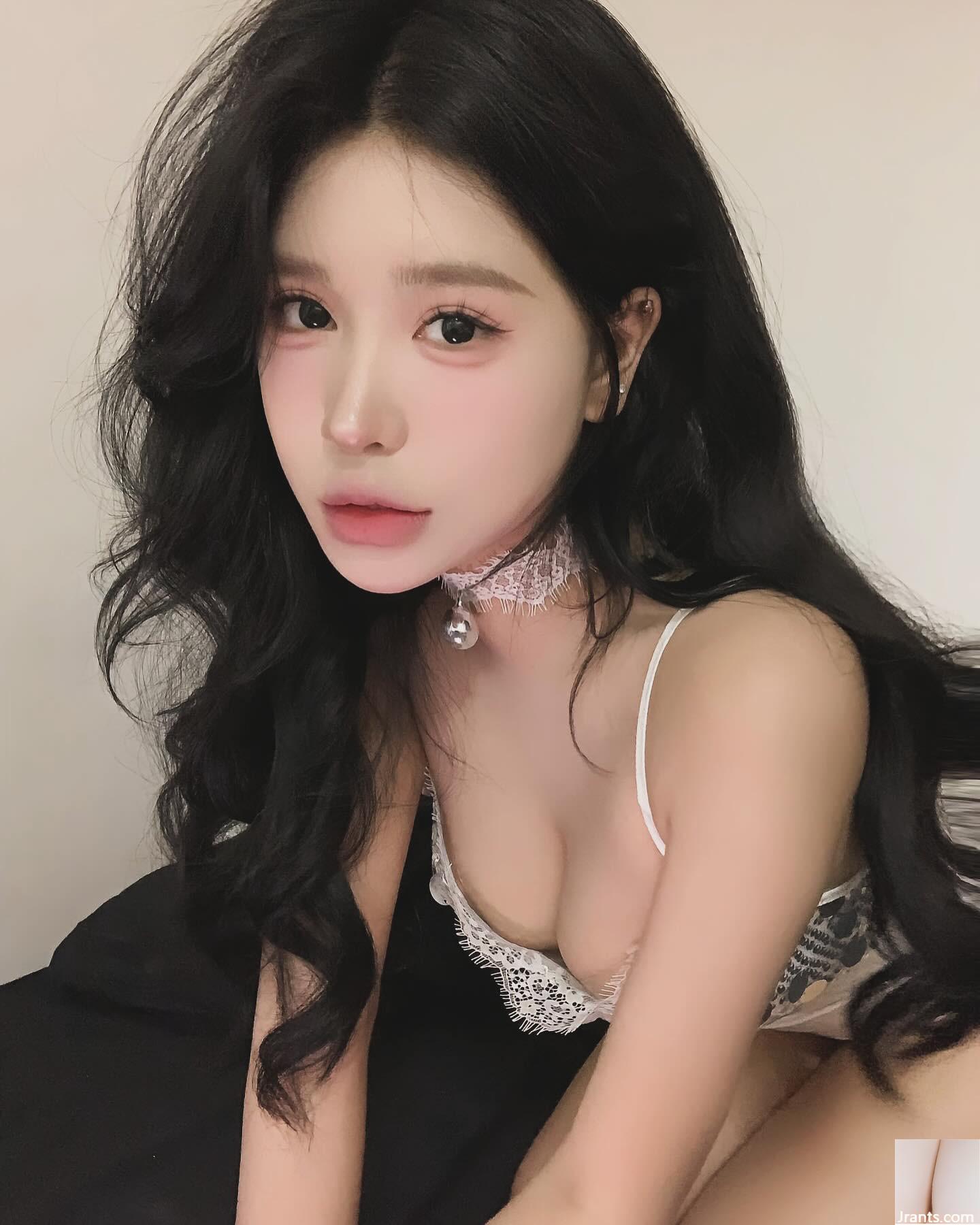 Hiển thị các đường cong hấp dẫn “Aisha” đồ lót tiếp xúc với vú (22p) - Ảnh 21