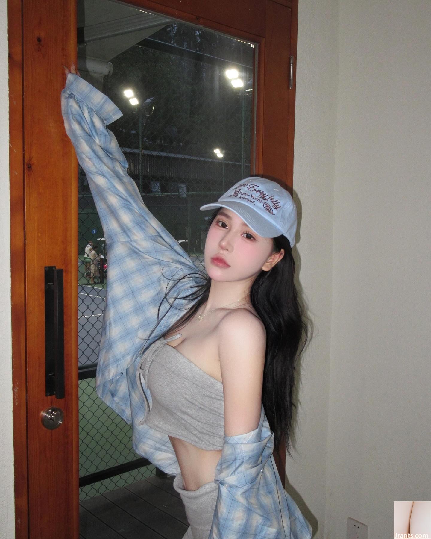 Hiển thị các đường cong hấp dẫn “Aisha” đồ lót tiếp xúc với vú (22p) - Ảnh 8