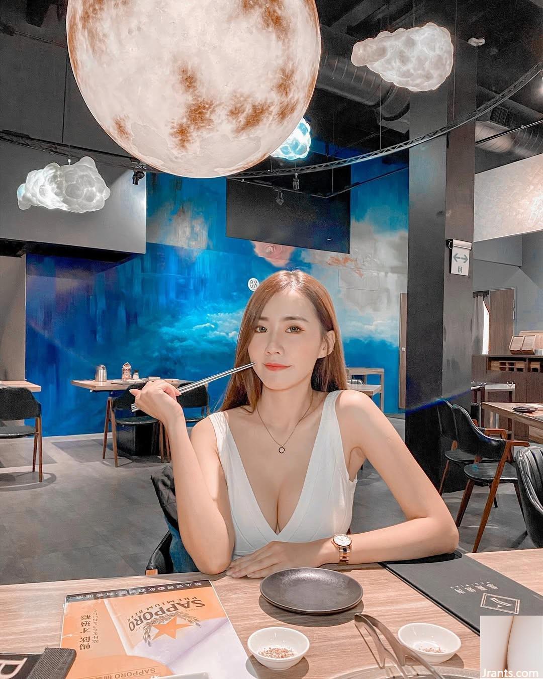 Vẻ đẹp nóng tính “Cherhsieh” có làn da trắng và mềm cho thấy sự cám dỗ của những quả bóng đôi (46p) - Ảnh 17