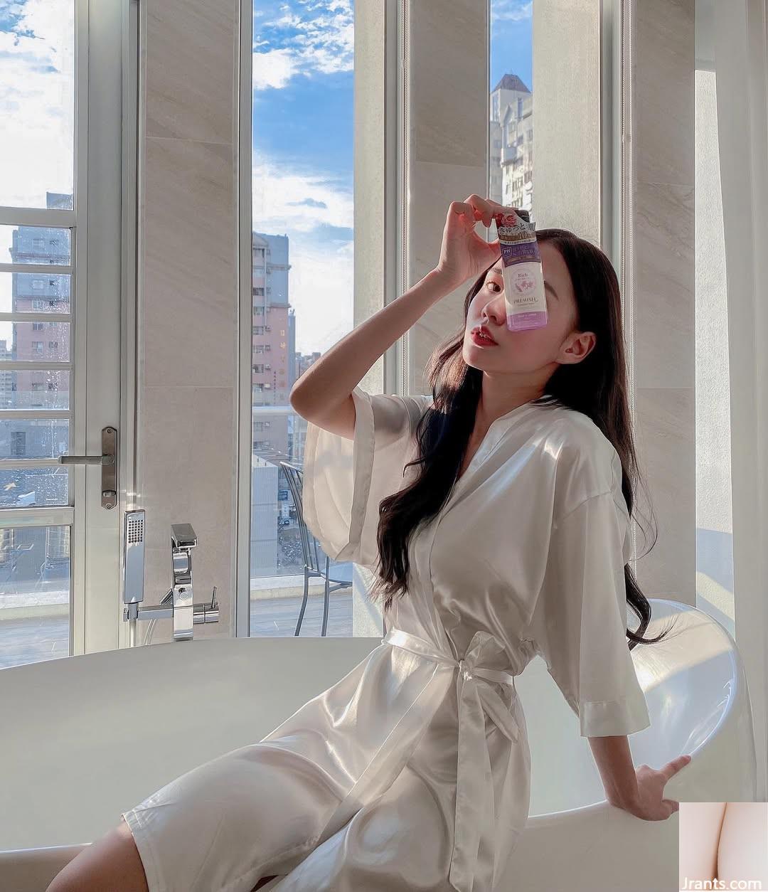 Vẻ đẹp nóng tính “Cherhsieh” có làn da trắng và mềm cho thấy sự cám dỗ của những quả bóng đôi (46p) - Ảnh 19