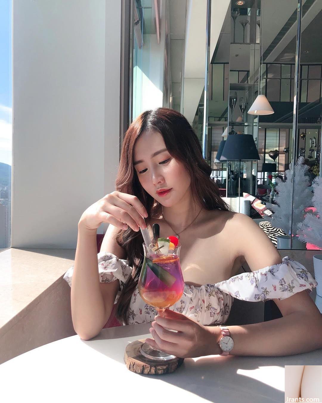 Vẻ đẹp nóng tính “Cherhsieh” có làn da trắng và mềm cho thấy sự cám dỗ của những quả bóng đôi (46p) - Ảnh 2