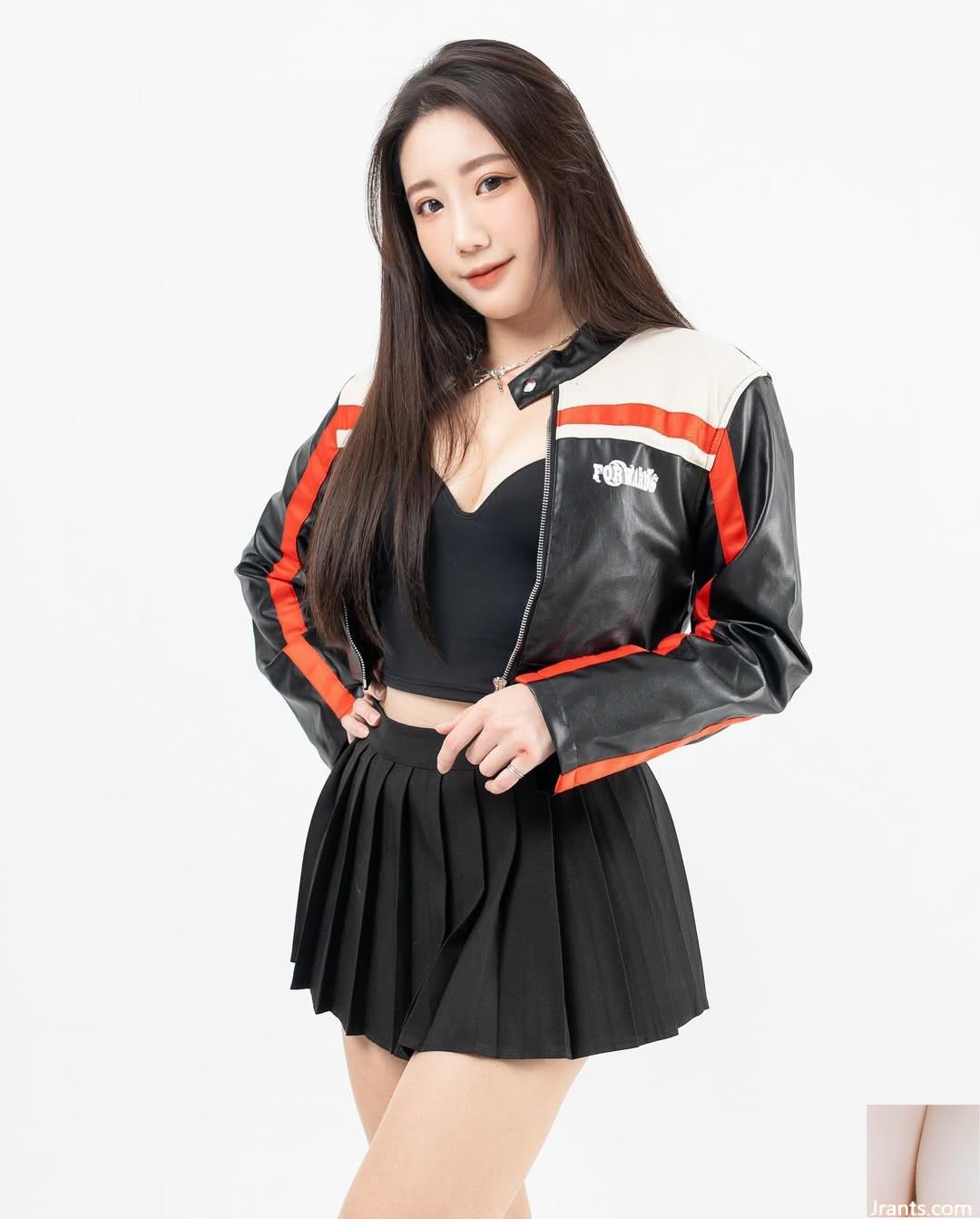 Cơ thể cong đều được gọi là “Ariel C.” - Ảnh 30