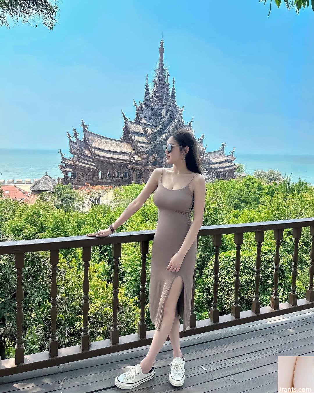 Đường cong cơ thể mảnh khảnh “Hua Hua” ngọt ngào và gợi cảm (37p) - Ảnh 34