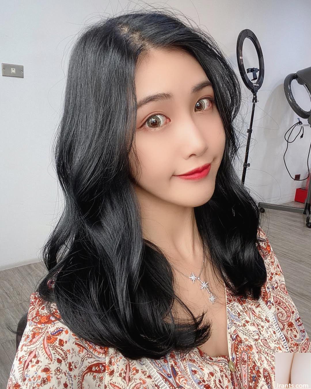 Đường cong quyến rũ của “Ni Zihan” thực sự quá hôi (31p)