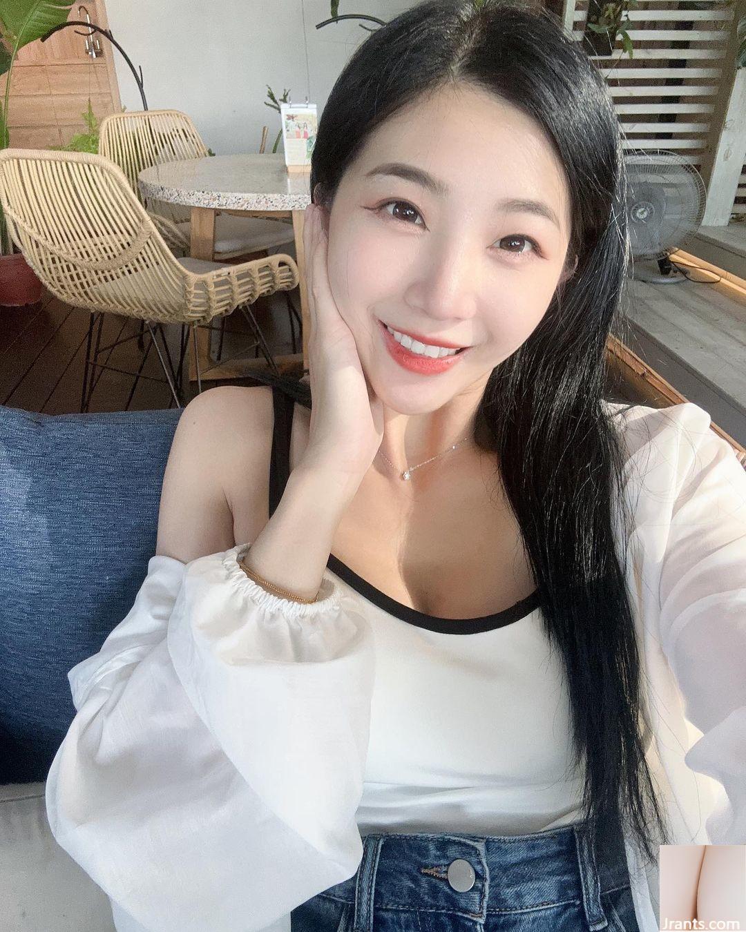 Siêu nóng và ngọt ngào cô gái xinh đẹp mặc quần áo gợi cảm! “BB” cho thấy con số quỷ dữ (32p) - Ảnh 2