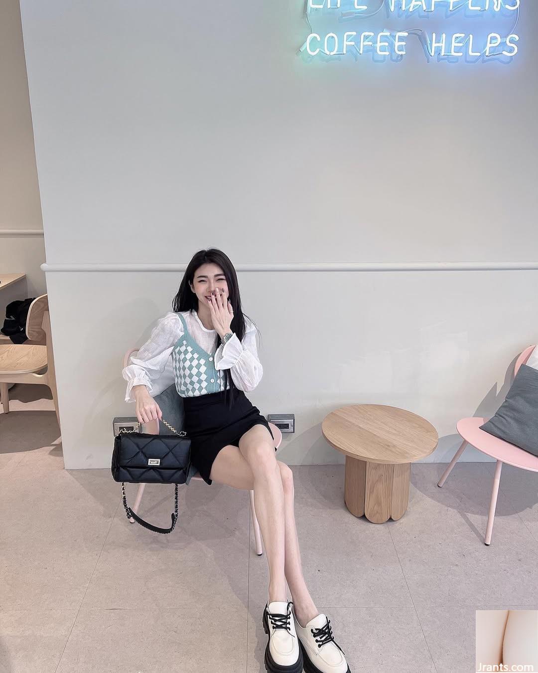 Cái nhìn trẻ thật đáng yêu. - Ảnh 19