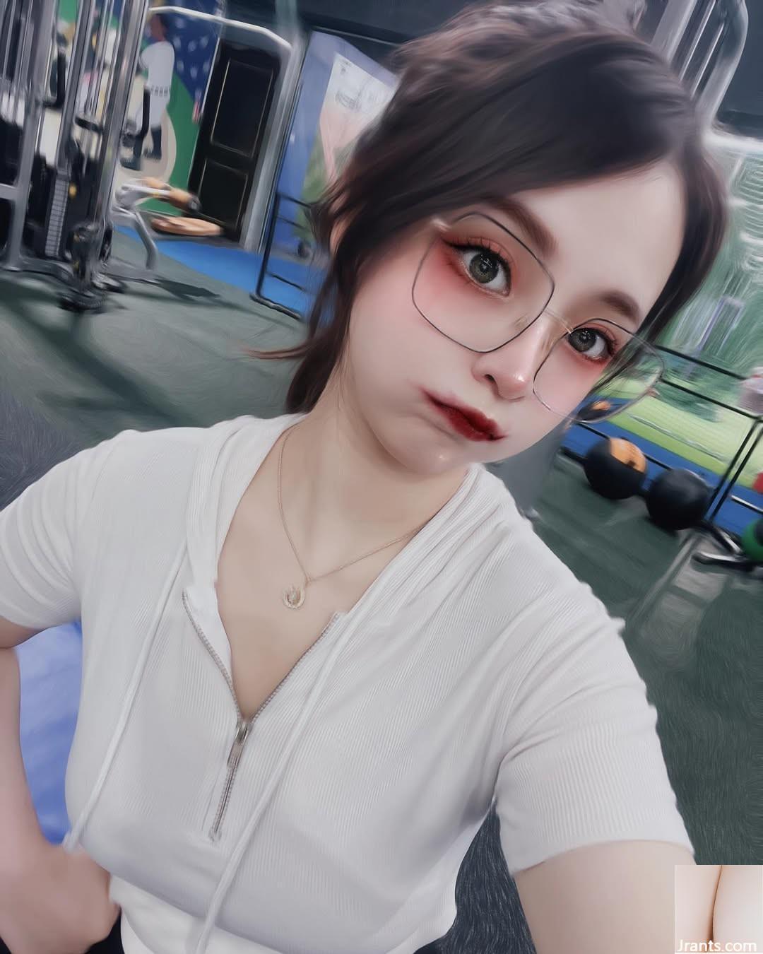 Cơ thể hoàn toàn cong và “Xiao Ying’er” có hình dạng vú đầy đủ và rất hấp dẫn (25p) - Ảnh 13