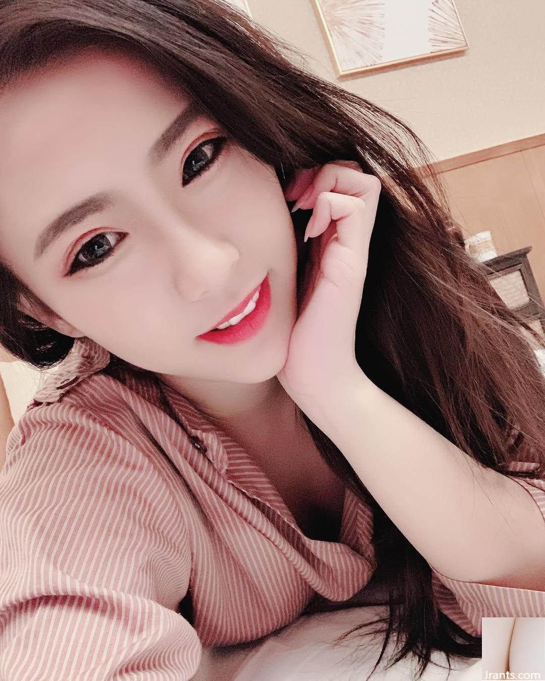 Vú to thấp “Glaze”, rãnh đầy đặn và sâu, đường cong gợi cảm và rạng ngời, không chê vào đâu được (26P) - Ảnh 3