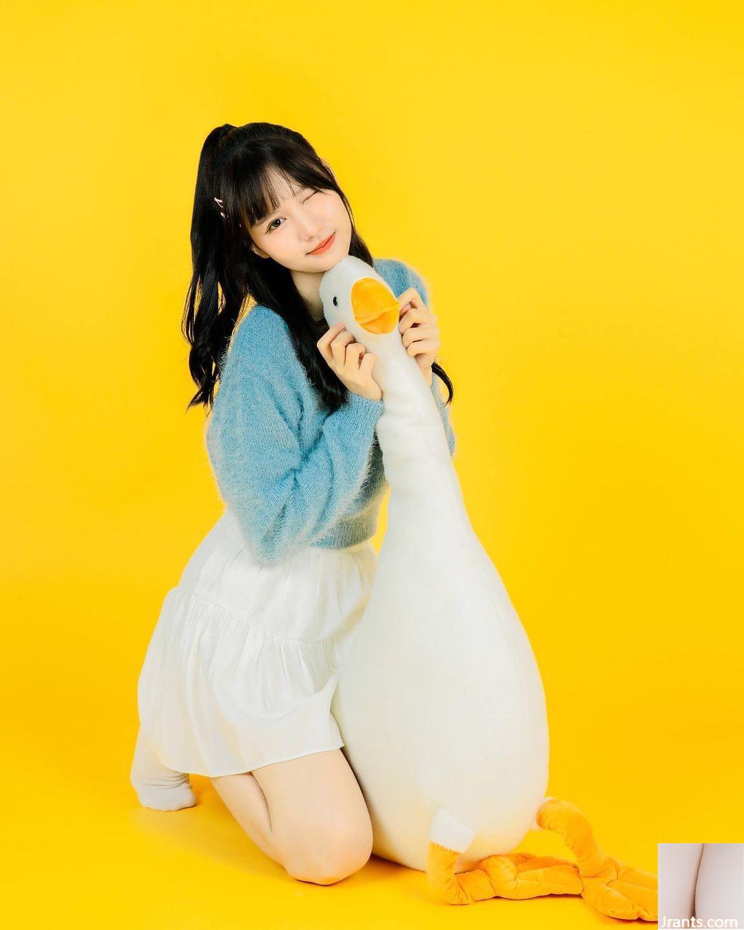 (刭外8 Jiaying) Khuôn mặt nhỏ nhắn toát lên khí chất trẻ trung (24P) - Ảnh 13