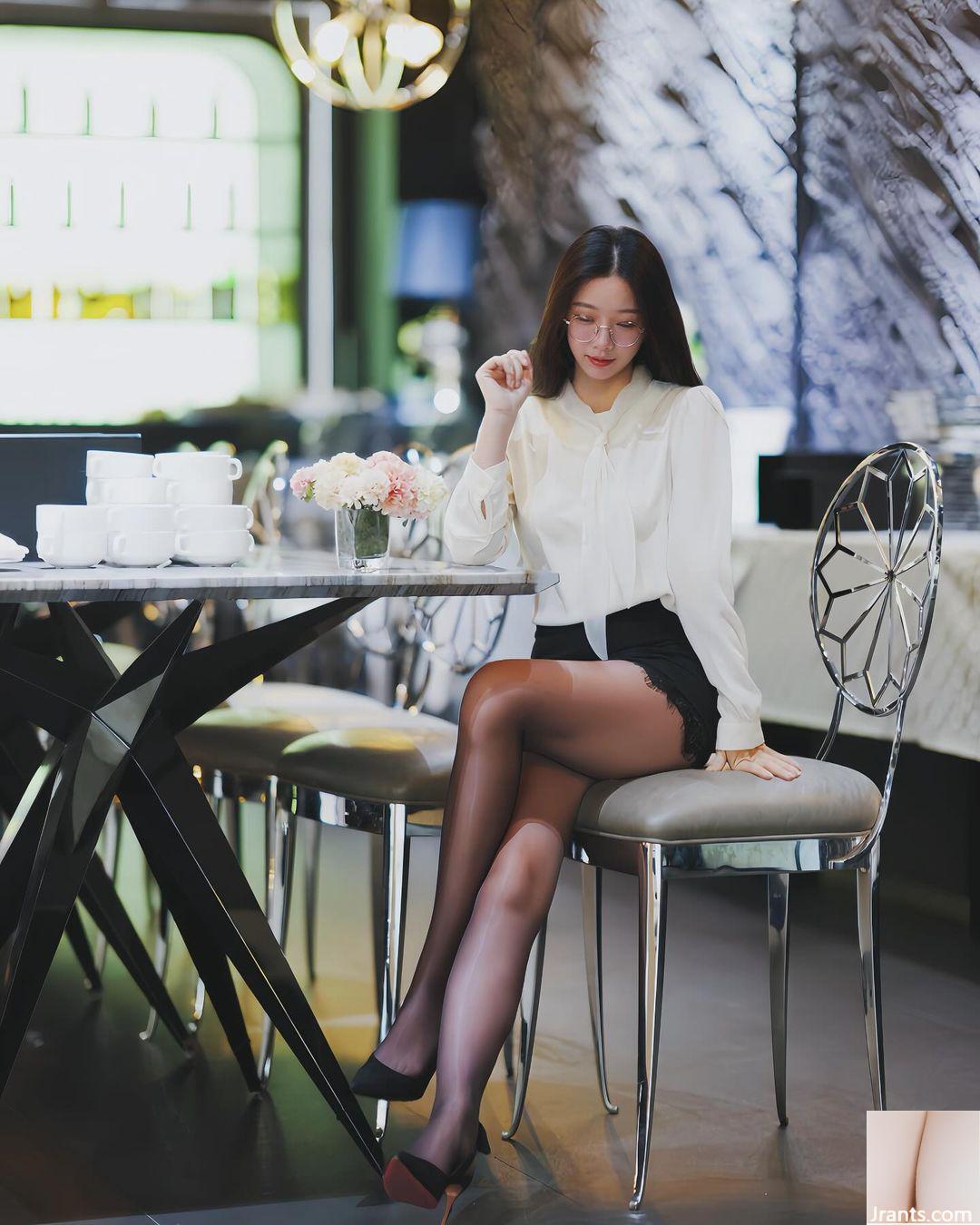 Thân hình nóng bỏng quyến rũ “Miko Ren” có vẻ ngoài ngọt ngào, ưa nhìn và thơm tho (31P)