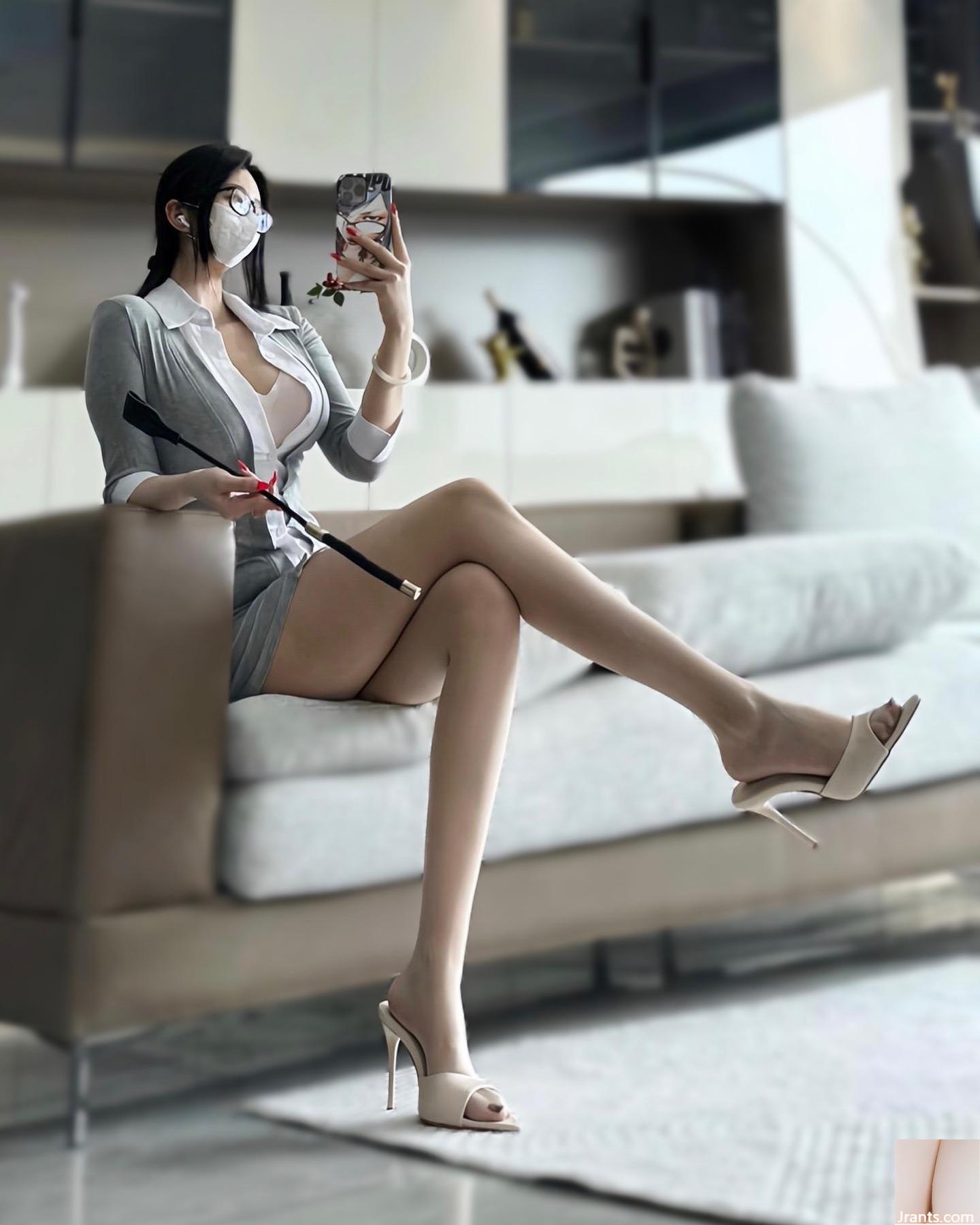 Vóc dáng chuẩn “Little Dodo”, đôi chân nóng bỏng và xinh đẹp đến mức ai cũng yêu mến (21P) - Ảnh 10