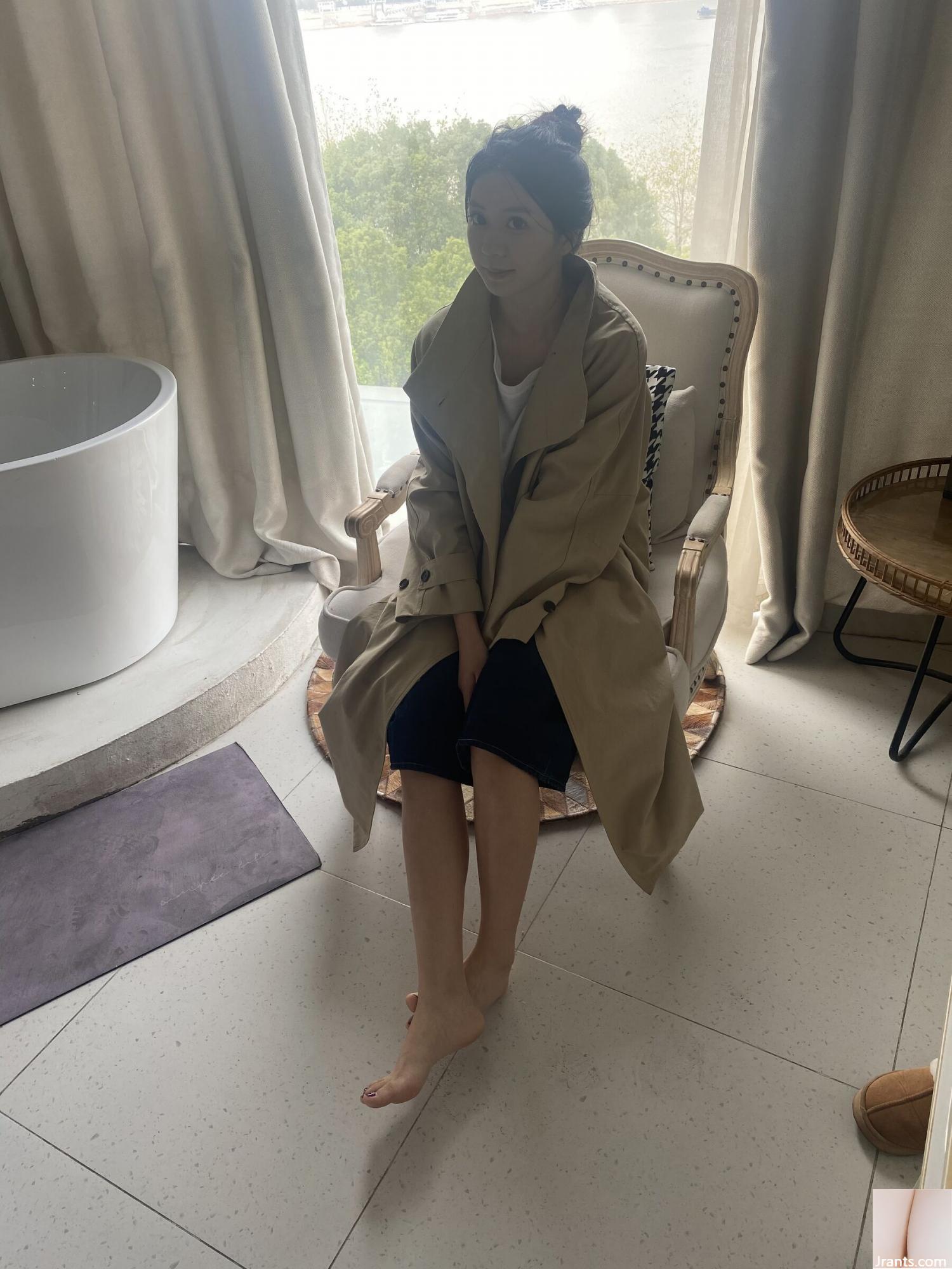 Bộ ảnh riêng tư thân người của người mẫu Trung Quốc Qiqi (47P)