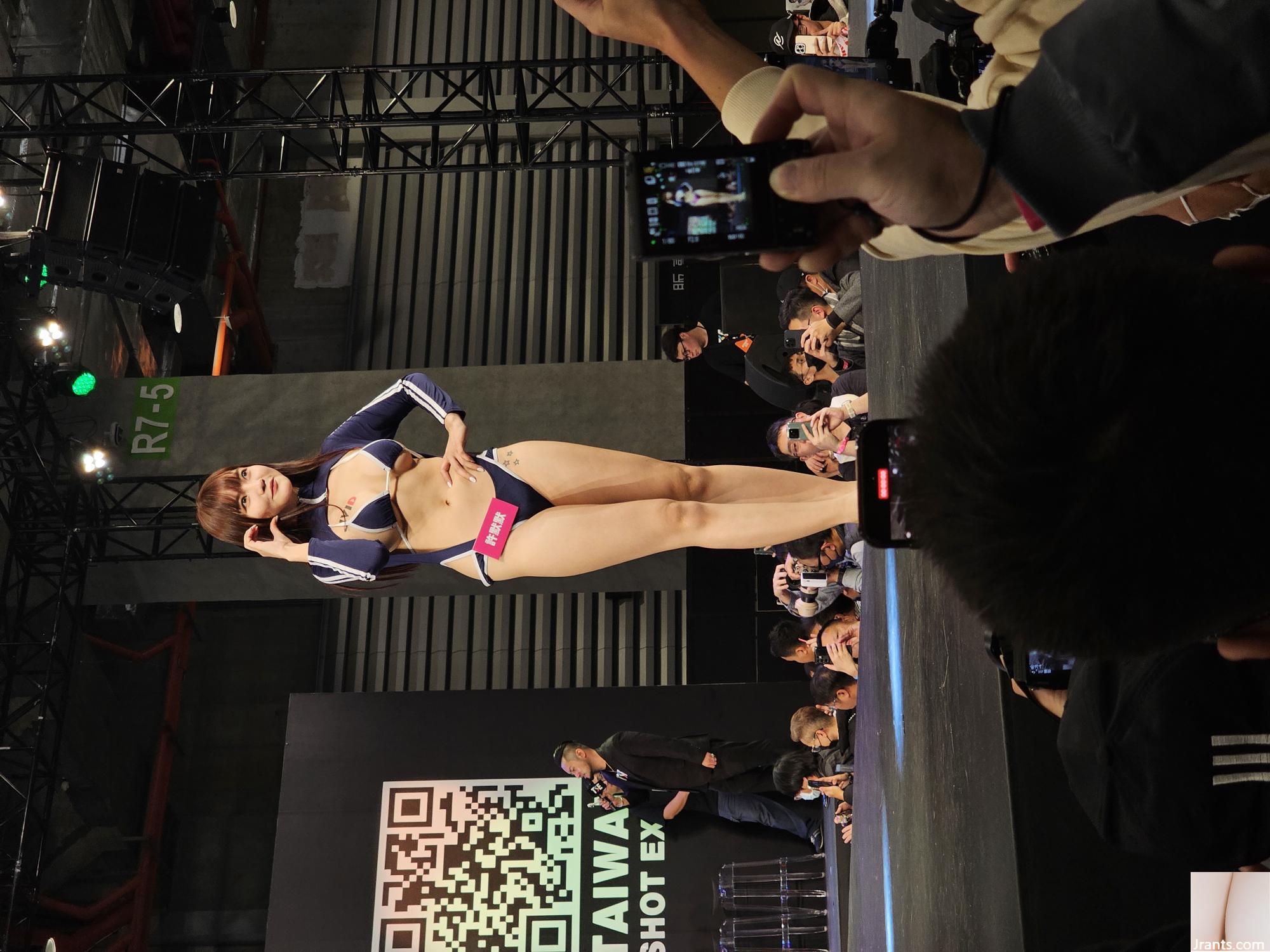 Phóng viên một ngày của Triển lãm ảnh TSE 2024 - Ảnh 9