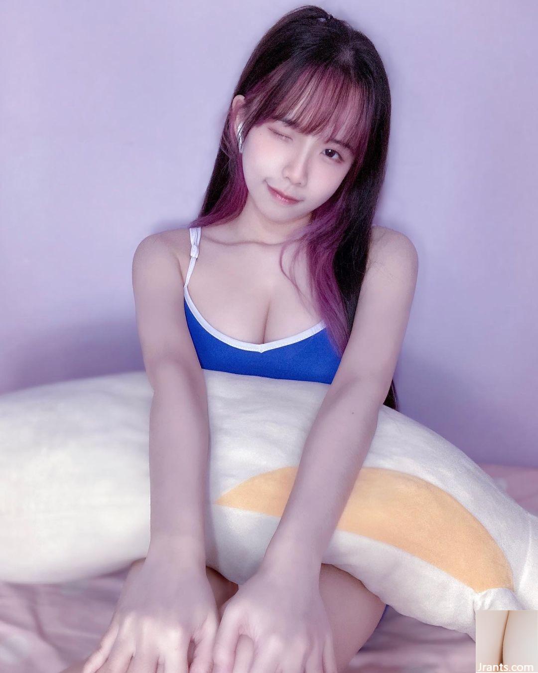 Gương mặt của “Trưởng làng Zi Miao” có vòng eo hoàn hảo, làn da siêu trắng và dịu dàng nên rất bắt mắt (32P) - Ảnh 18