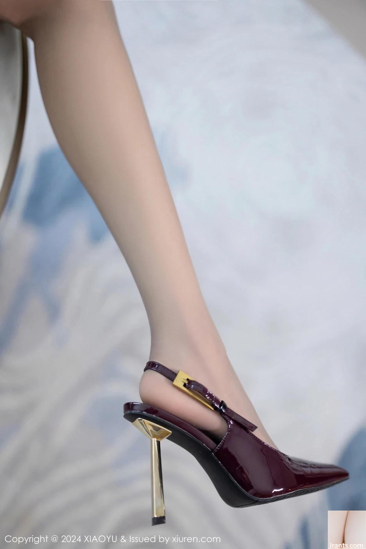 (XiaoYu) Vol.1212 Người mẫu Cheng Cheng Cheng váy lệch vai màu đen gợi cảm với đôi tất đen siêu mỏng khoe vóc dáng thon thả trong bộ ảnh quyến rũ (79P) - Ảnh 26