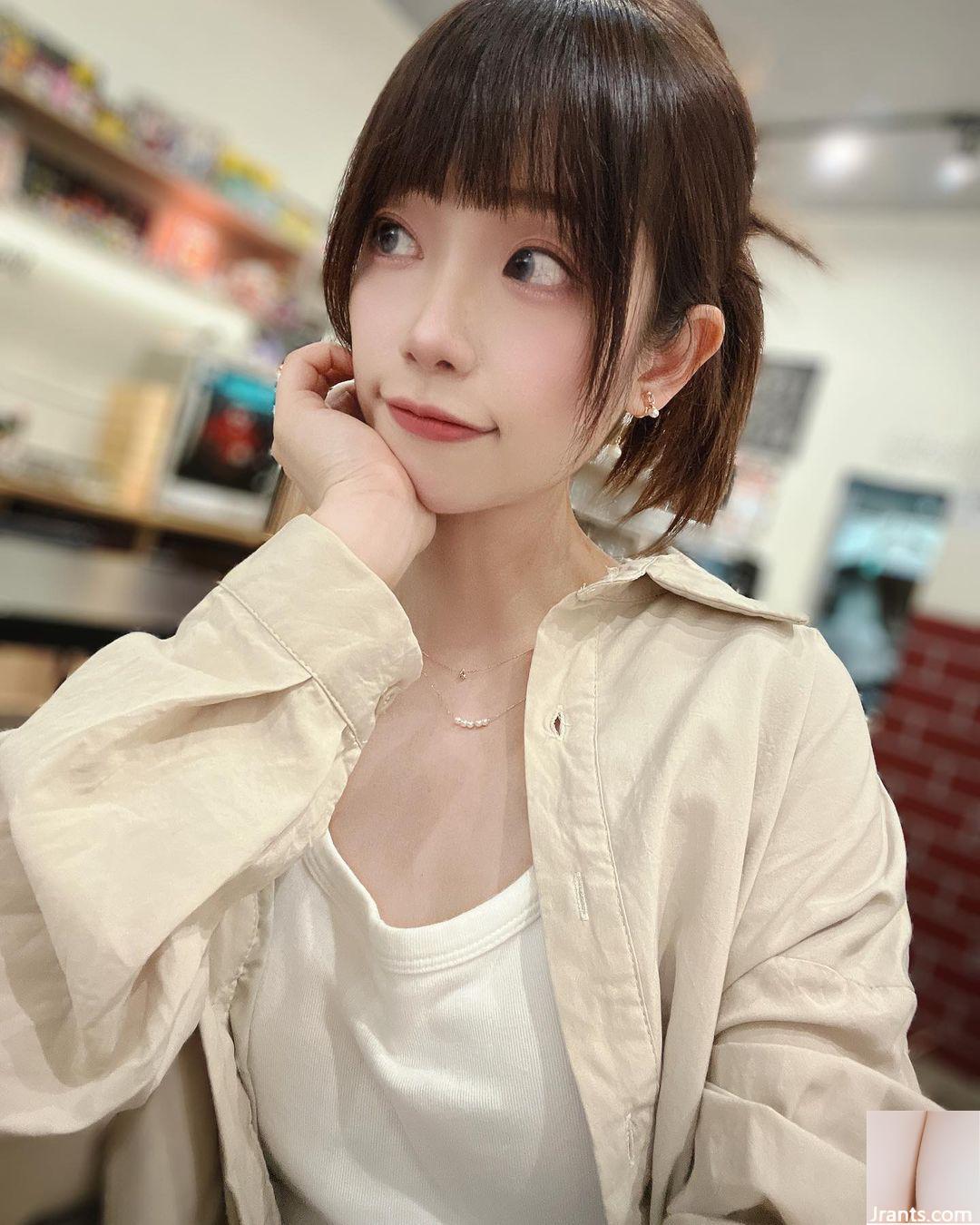 Bộ ảnh gợi cảm của “Weng Youyou” với bộ ngực trắng nõn và dáng chuẩn, sướng quá (29P) - Ảnh 22