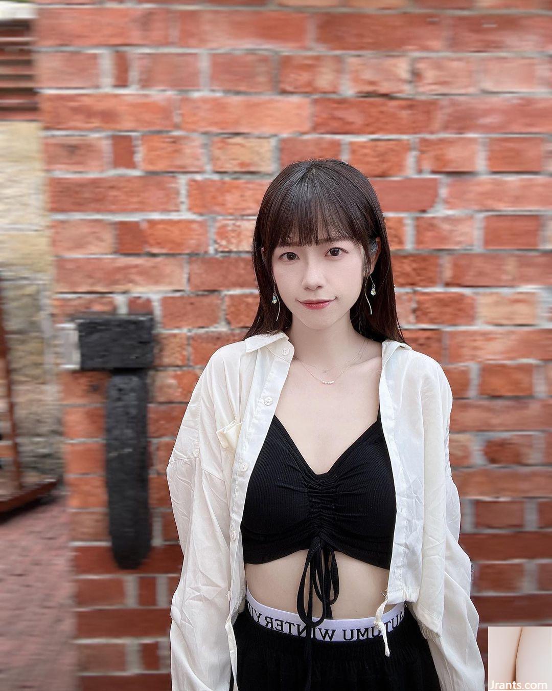 Bộ ảnh gợi cảm của “Weng Youyou” với bộ ngực trắng nõn và dáng chuẩn, sướng quá (29P) - Ảnh 23