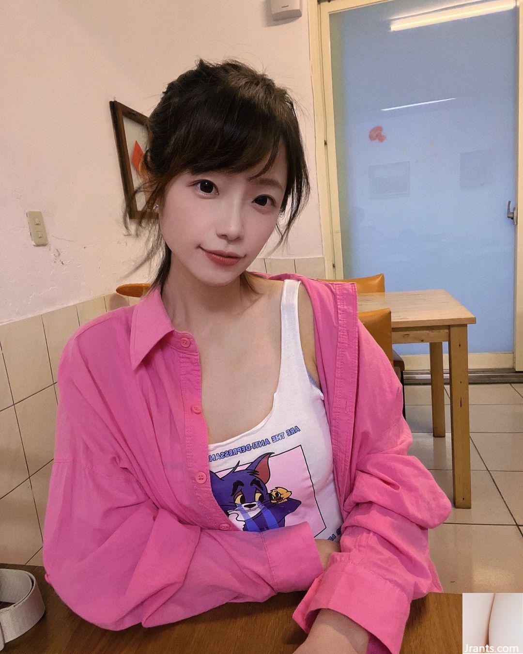 Bộ ảnh gợi cảm của “Weng Youyou” với bộ ngực trắng nõn và dáng chuẩn, sướng quá (29P) - Ảnh 6