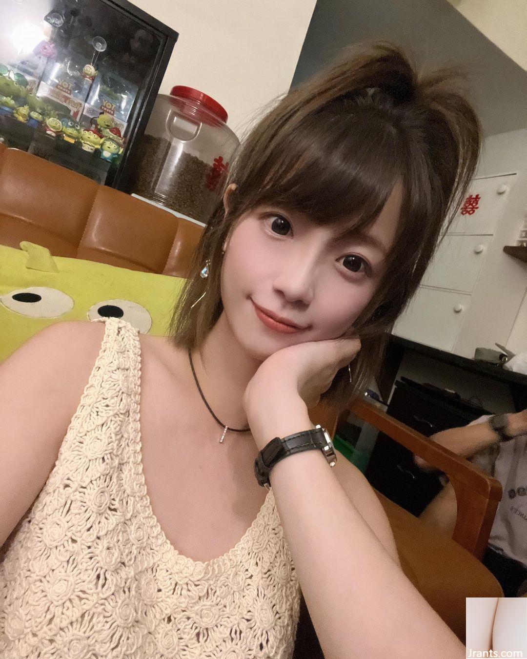 Bộ ảnh gợi cảm của “Weng Youyou” với bộ ngực trắng nõn và dáng chuẩn, sướng quá (29P) - Ảnh 7