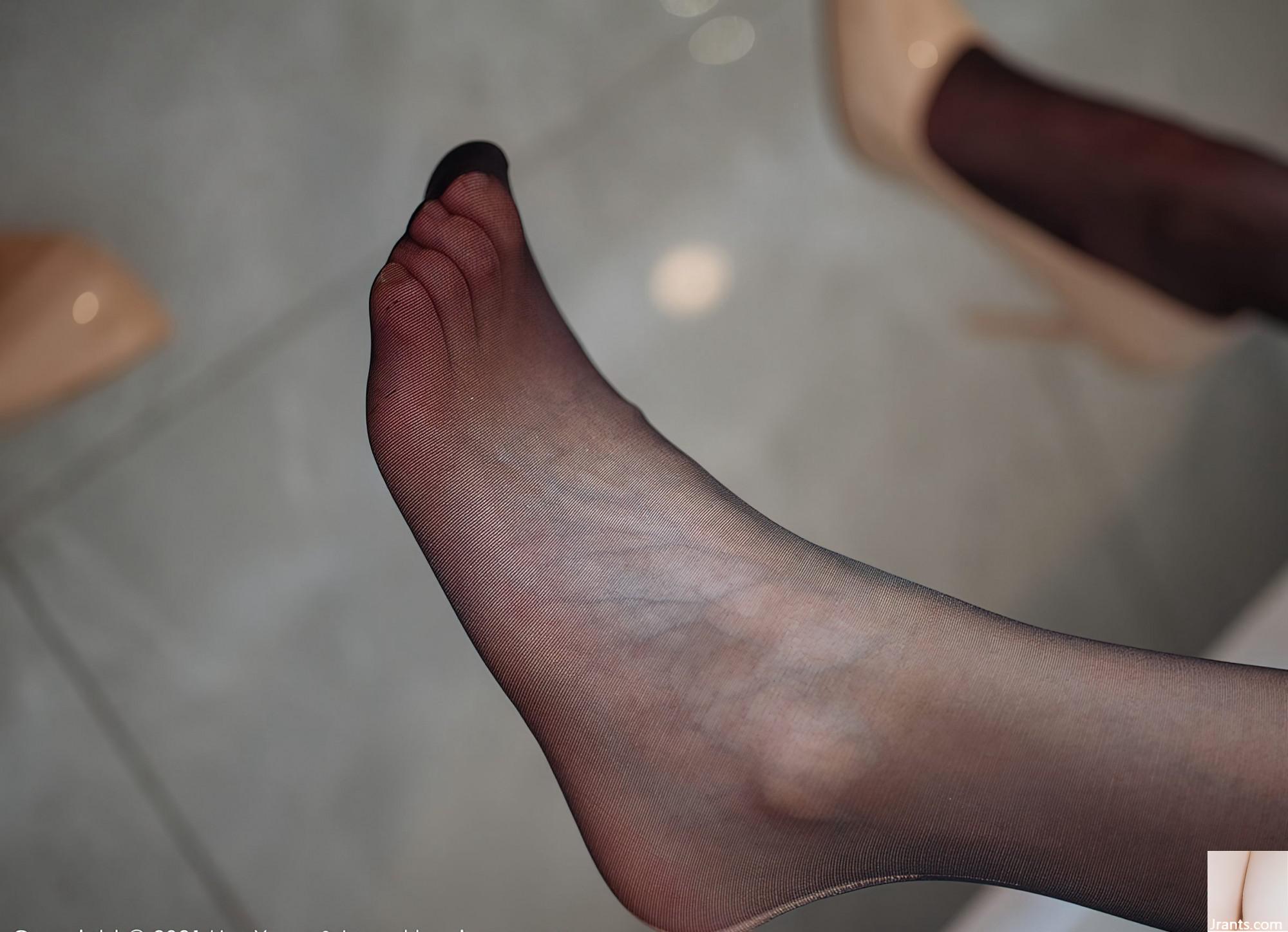 Tư thế quyến rũ của Fang Zixuan trong phòng tắm, tất đen quyến rũ, giày cao gót và đôi chân đẹp HD (15P) - Ảnh 8