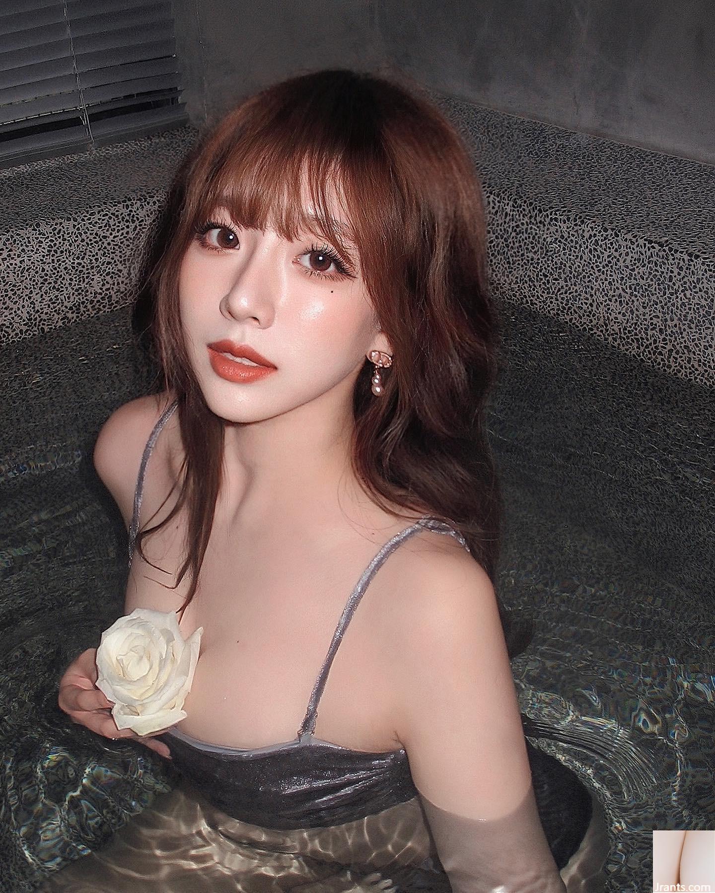 Thân hình trắng trẻo và dịu dàng “Li Changyun” có những đường rãnh sâu đầy đặn và những đường cong cơ thể thon thả (16P) - Ảnh 6