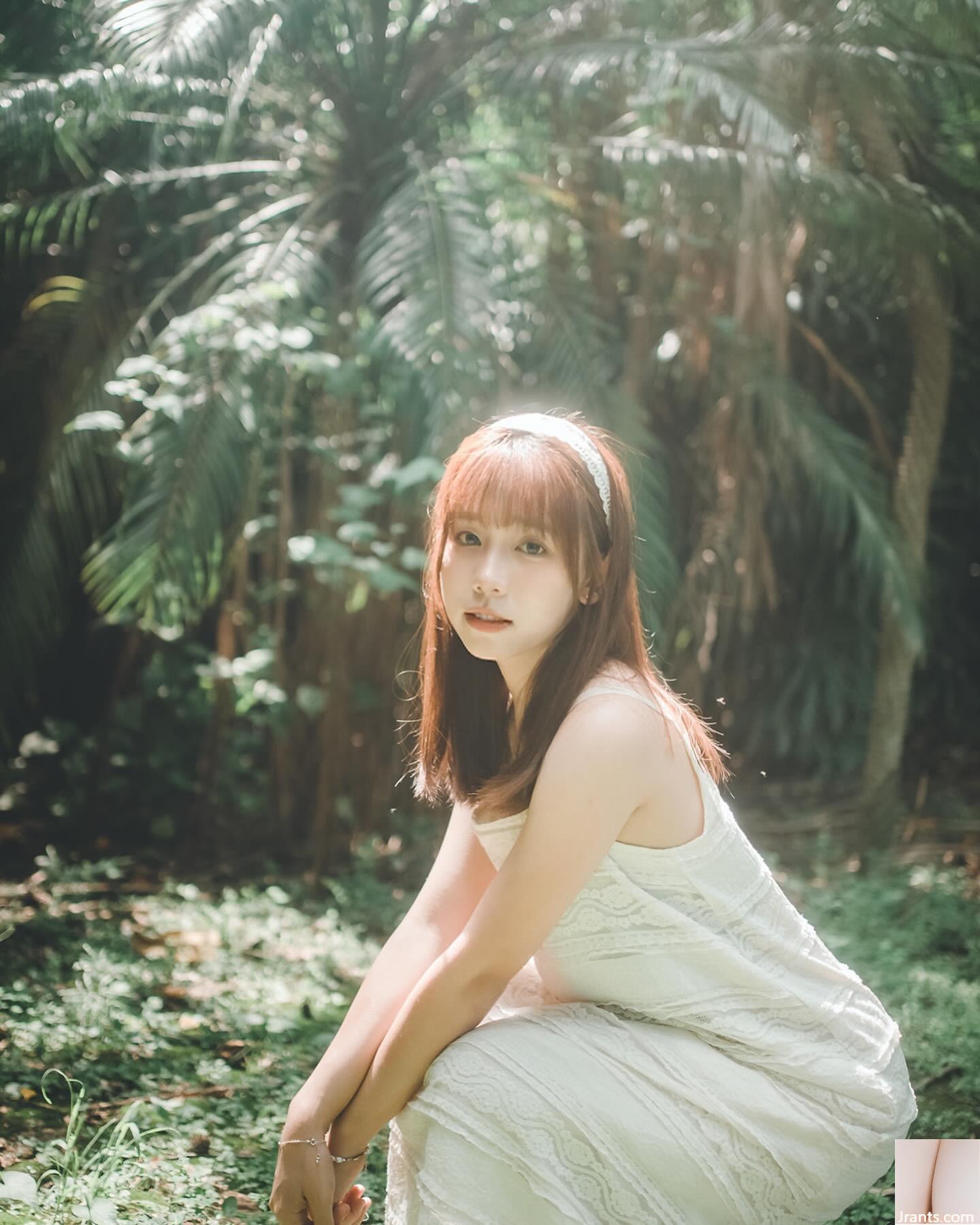 Nụ cười ngọt ngào (cpyy0502 “Ngực hơi lộ ra ngoài, ai cũng thích không thể rời mắt (12P)