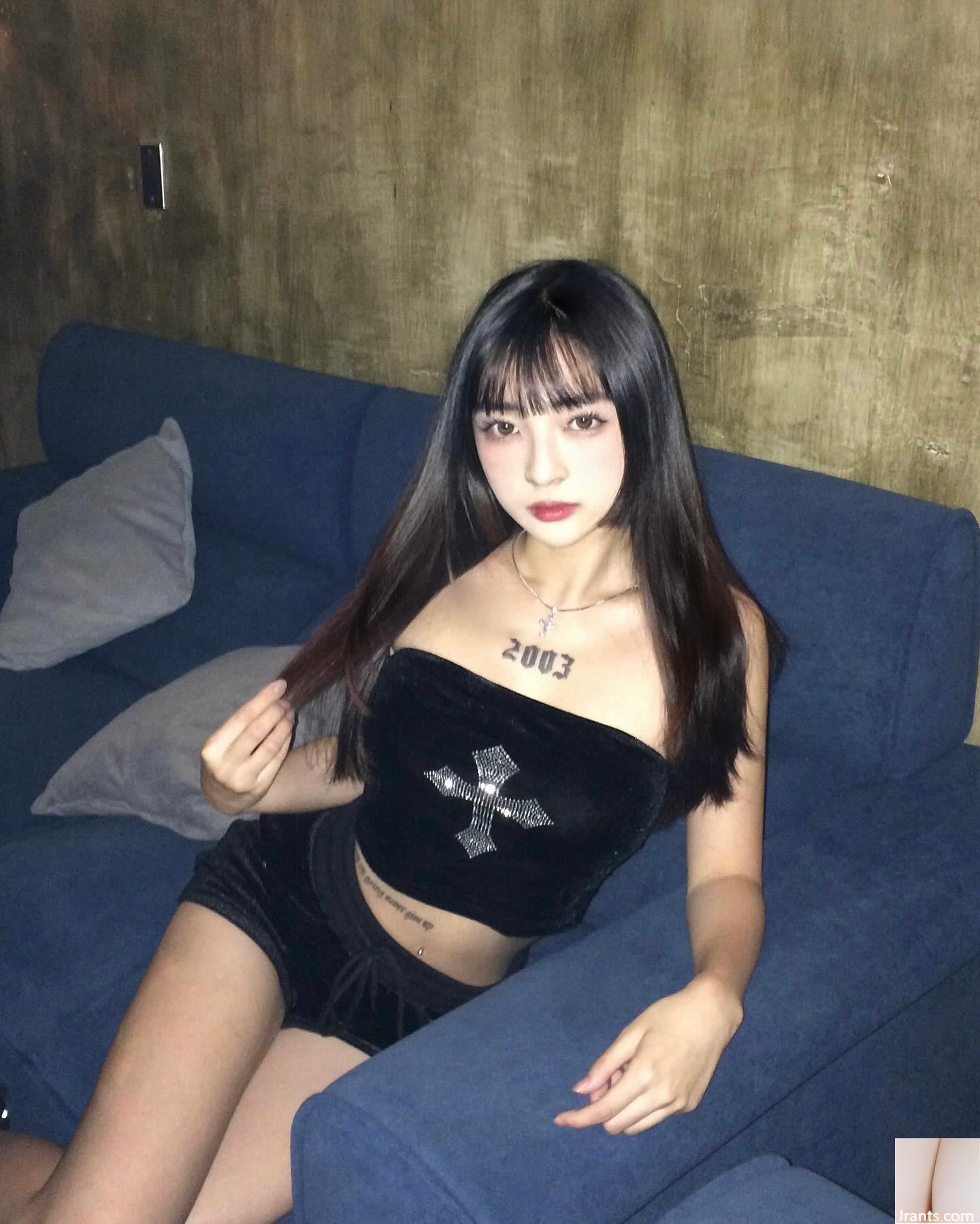 Nụ cười đặc trưng của làn da dịu dàng “Song VV” thật ngọt ngào và đầy cám dỗ (22P) - Ảnh 5