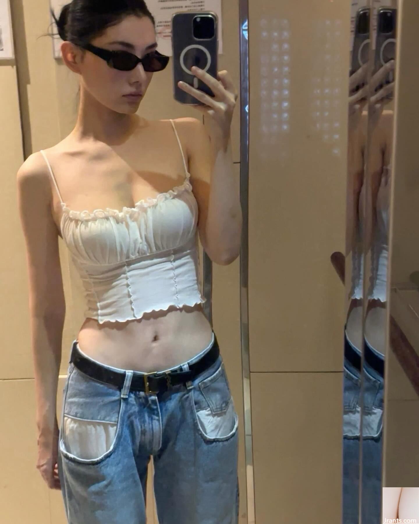 Bộ ngực khủng và khoét sâu của Tinkymew thực sự rất hoàn hảo và hấp dẫn (23P - Ảnh 17