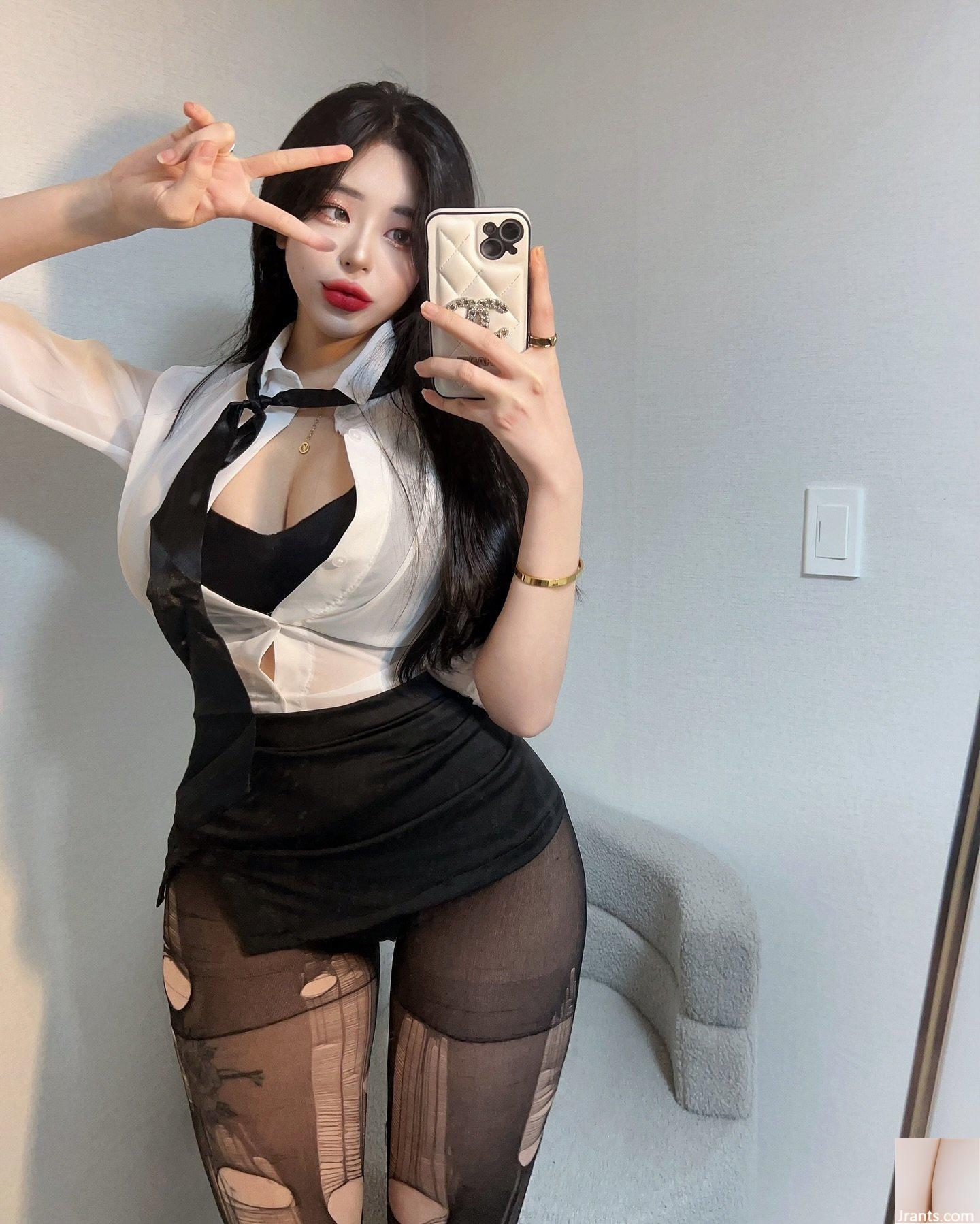 Khuôn mặt dễ thương với bộ ngực tuyết (joj. .838″ Thân hình bất khả chiến bại thật thú vị và hấp dẫn! (17P)