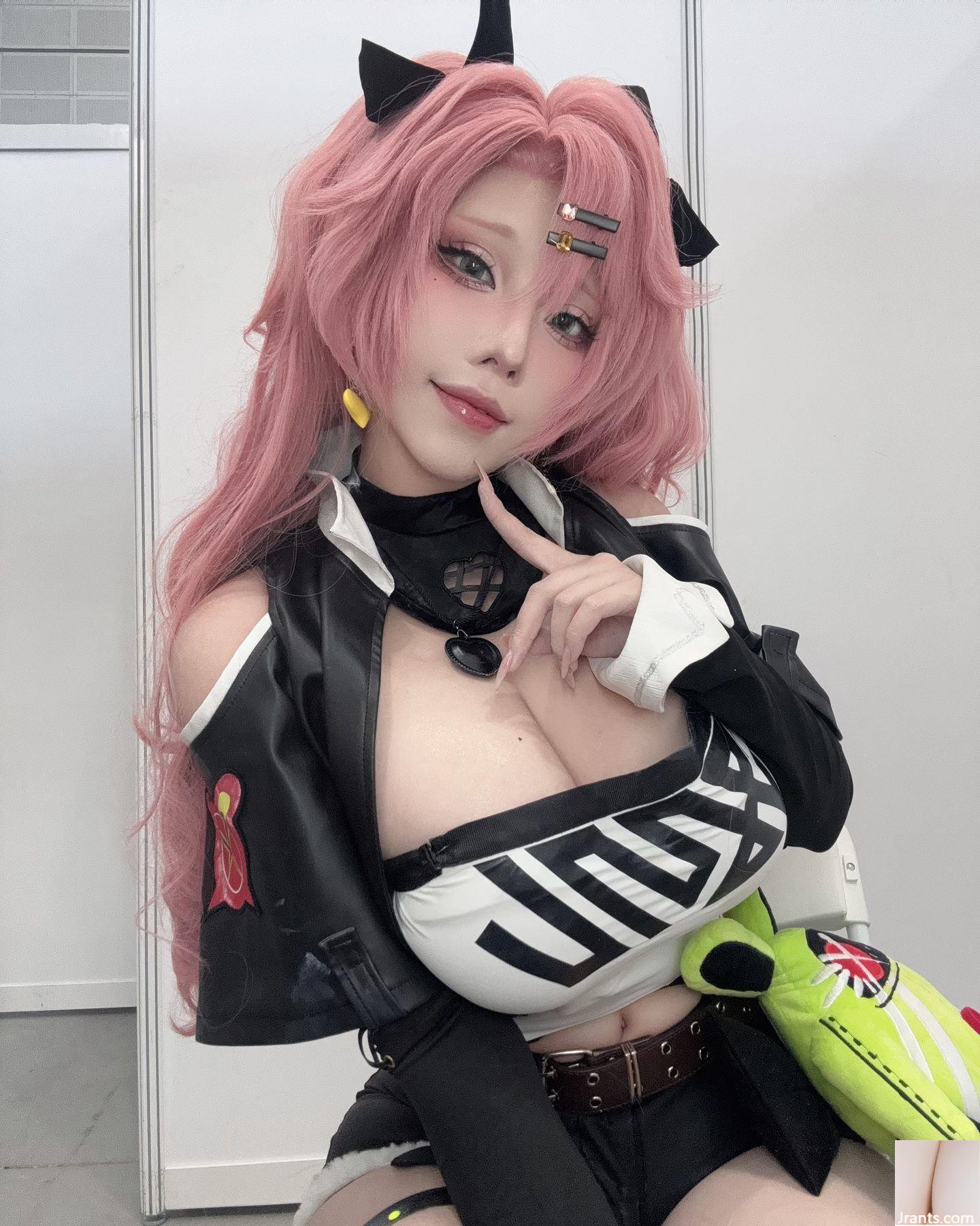 Chị cả gợi cảm “Junye TAKO” có thân hình nóng bỏng dưới vẻ ngoài trẻ con (27P) - Ảnh 25