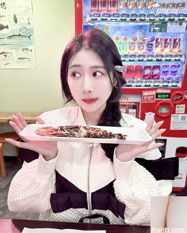 “Xiaoxiao” đôi mắt to ngọt ngào rất quyến rũ đến nỗi cư dân mạng đang gặp rắc rối (10p) - Ảnh 2