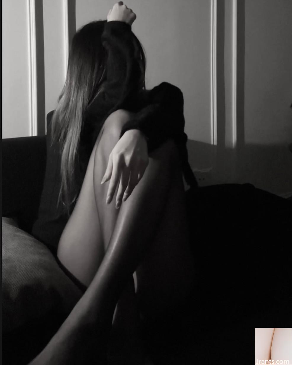 “Im Albeebaby” Những quả bóng đôi siêu khổng lồ được phơi bày một cách hào phóng (10p) - Ảnh 5