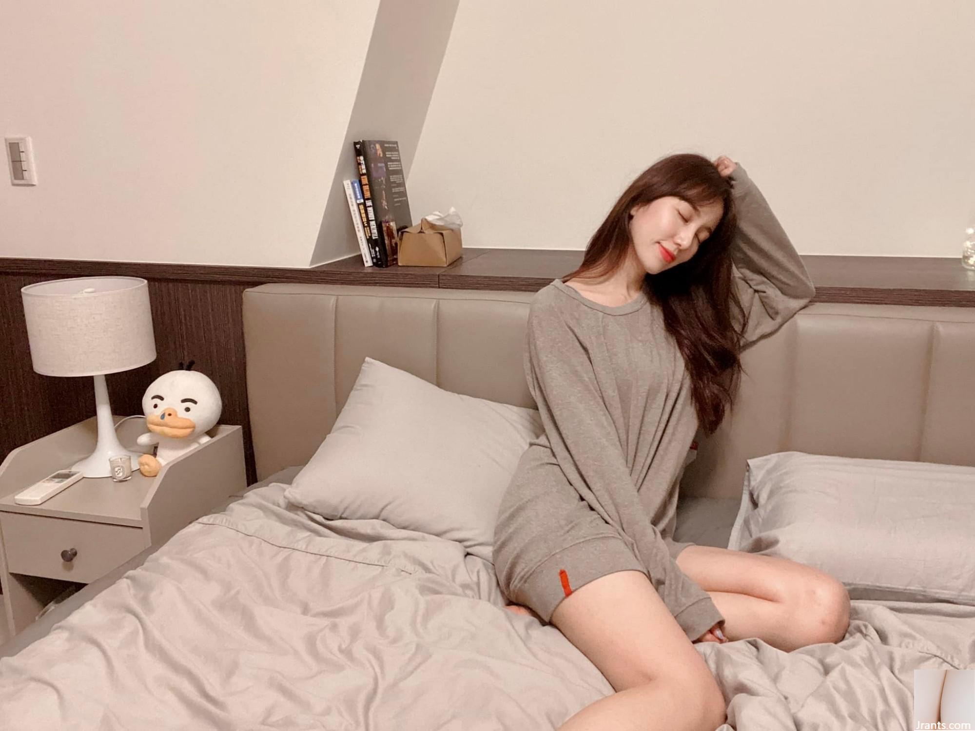 Nghệ sĩ Đài Loan Huang Weiting Apple cho thấy đôi chân dài hấp dẫn (7p) - Ảnh 5