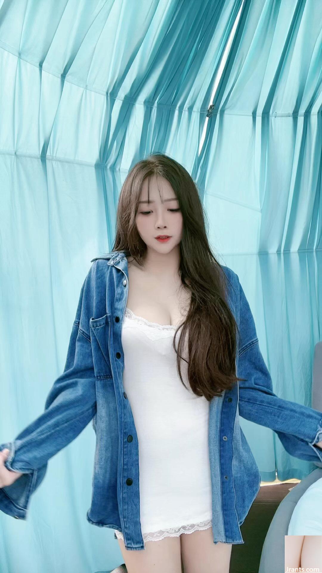 Cô gái ngực lớn “biuier” có thể ngọt ngào và quyến rũ và quyến rũ (24p) - Ảnh 9