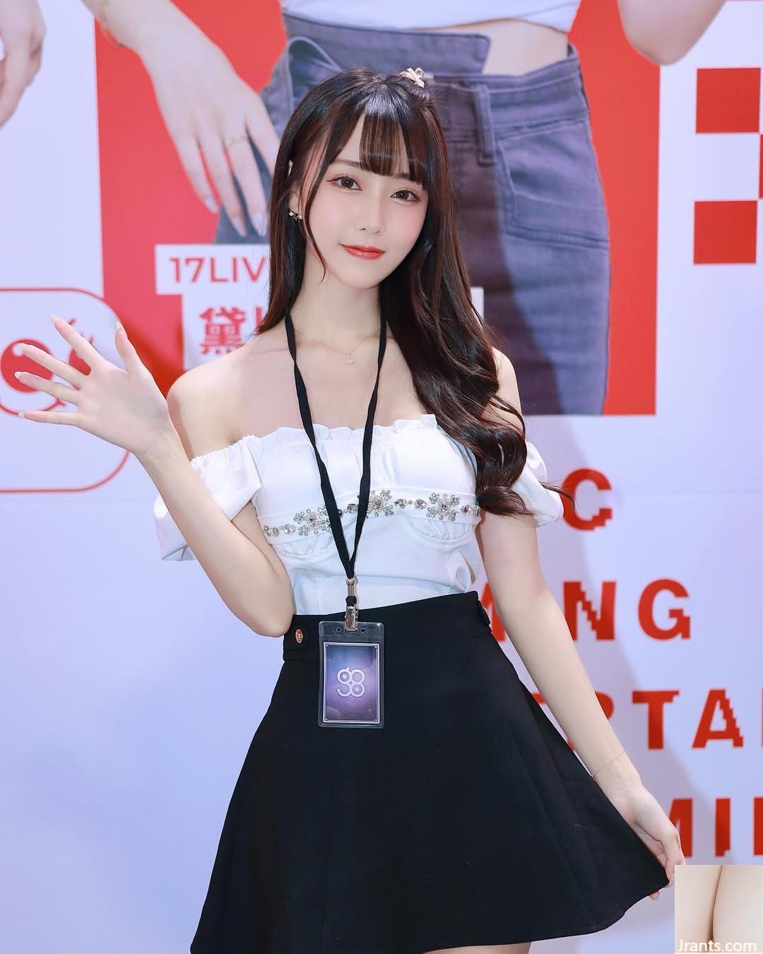 “Wei Ting Angela” dễ thương và gợi cảm với dây buộc eo và ngực (10P) - Ảnh 5