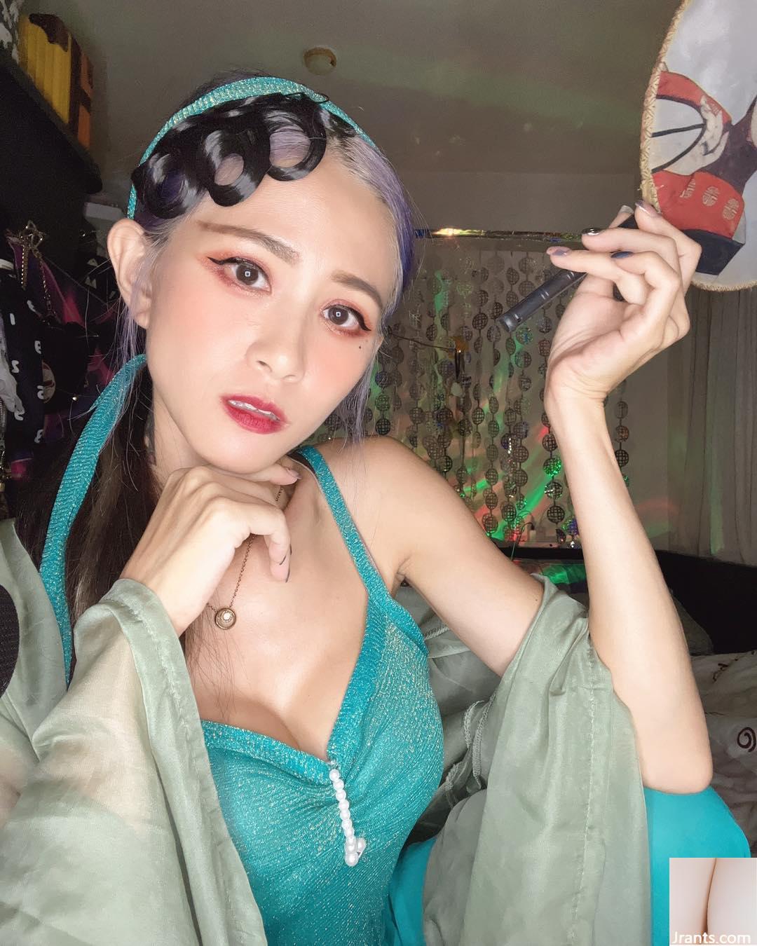 Chó và đầy đặn “Cai Mosquito” Deep V Super Fierce Hình tất cả lộ ra (24p)