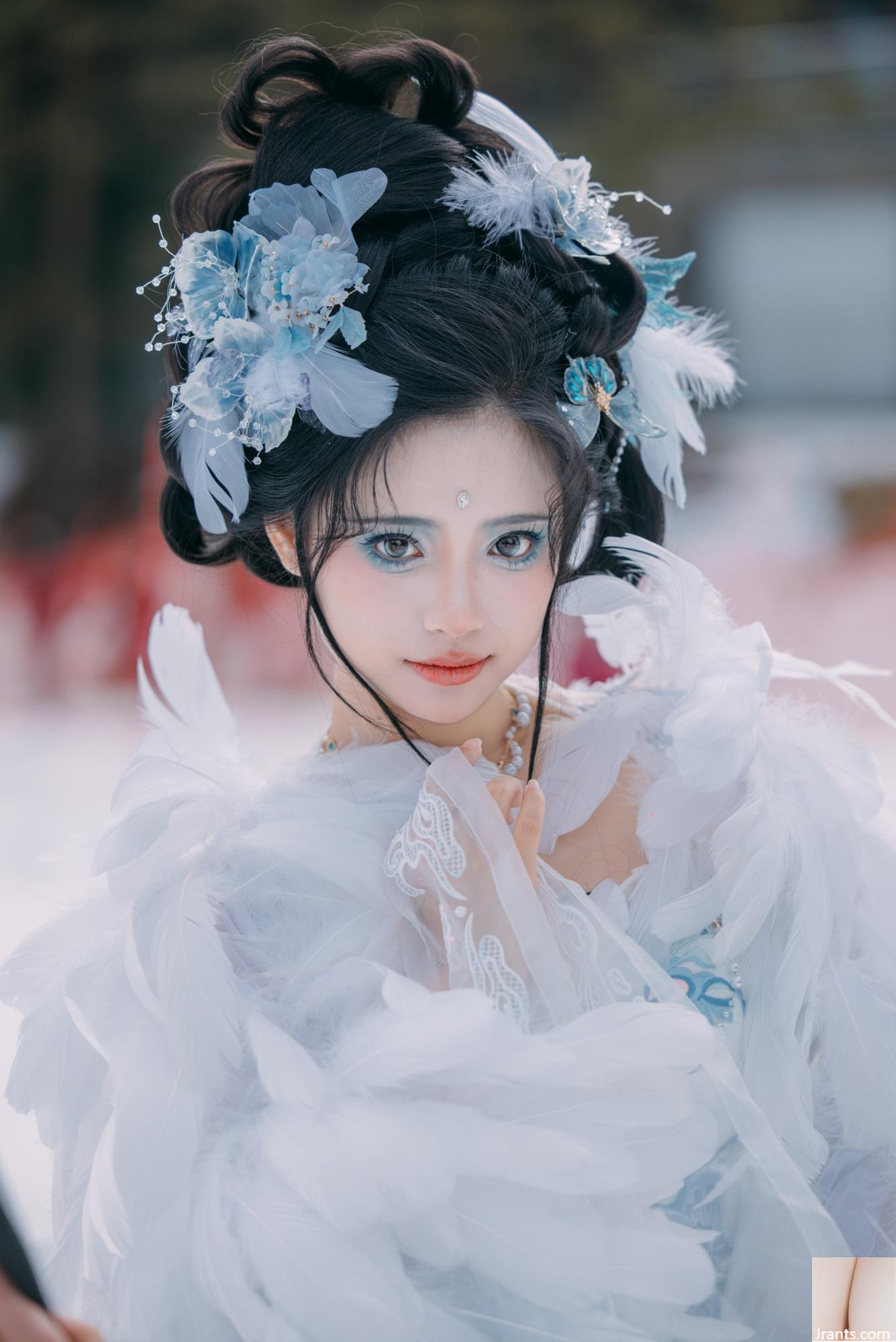 Cần cẩu trong tuyết giữ một con nai (22p)