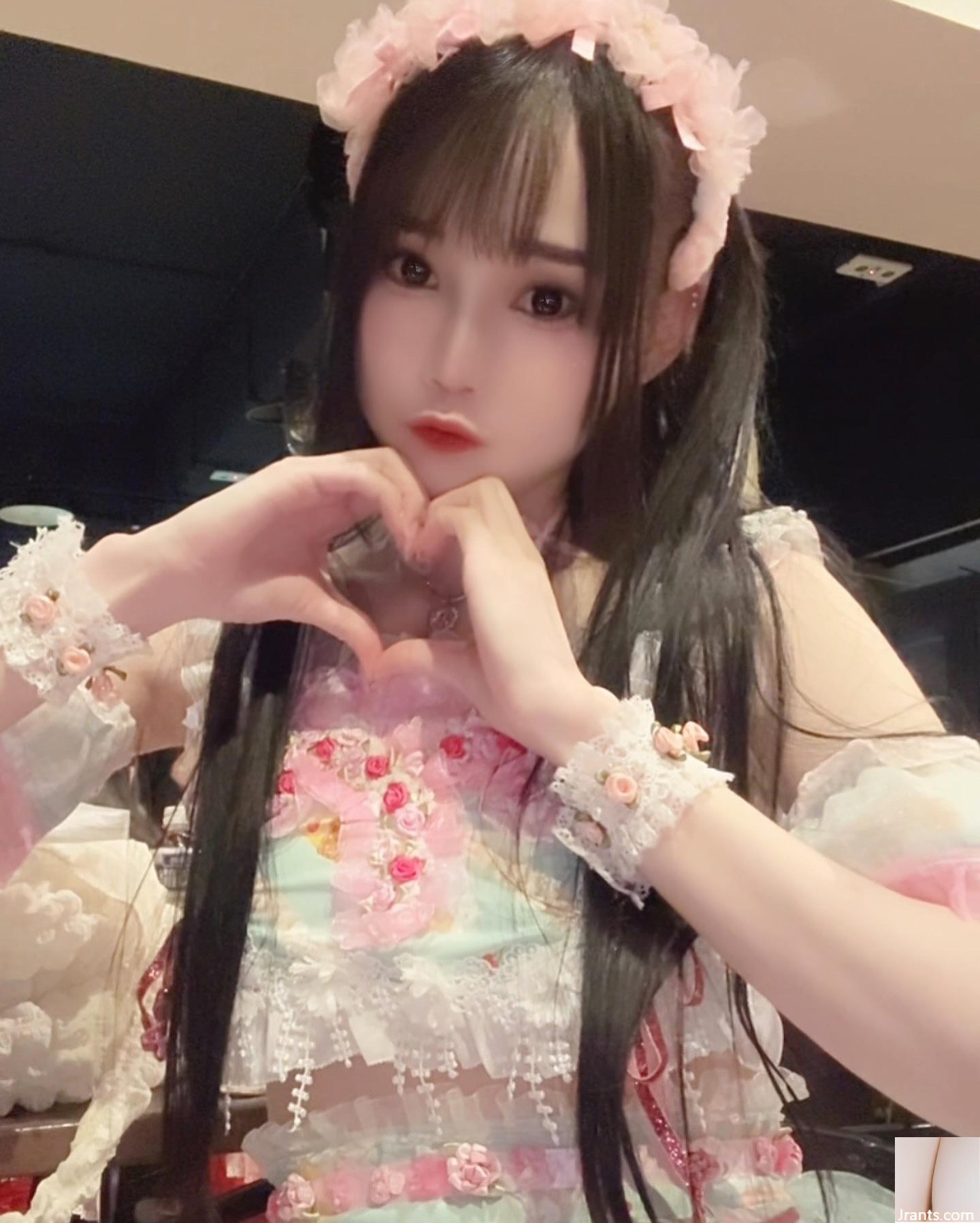 “Cu_una_zhang Zhixuan” trông ngọt ngào và tình cảm (22p)