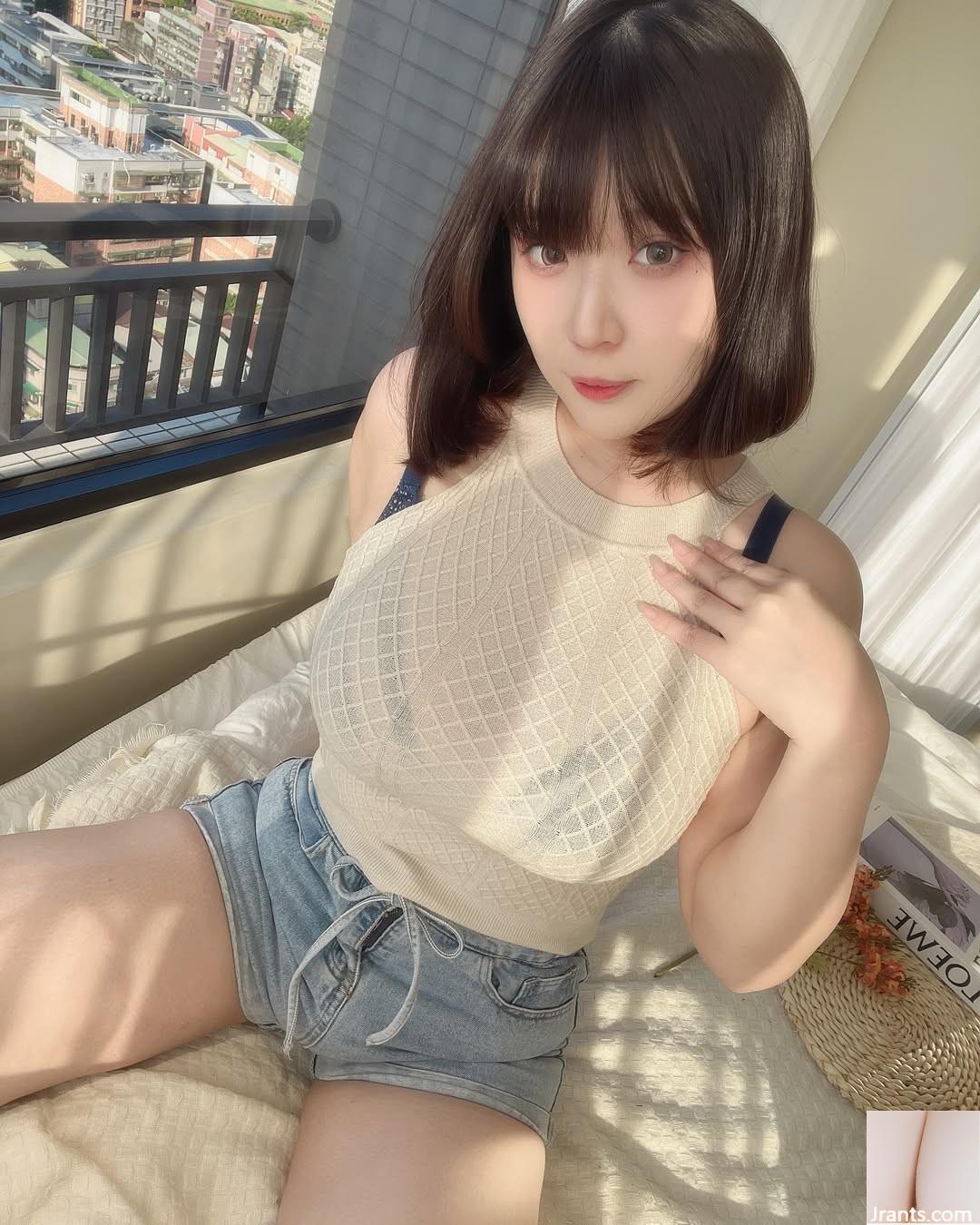 “Ruru Ruru” có một bộ trang phục cắt thấp làm cho cư dân mạng trông nóng bỏng (19P)