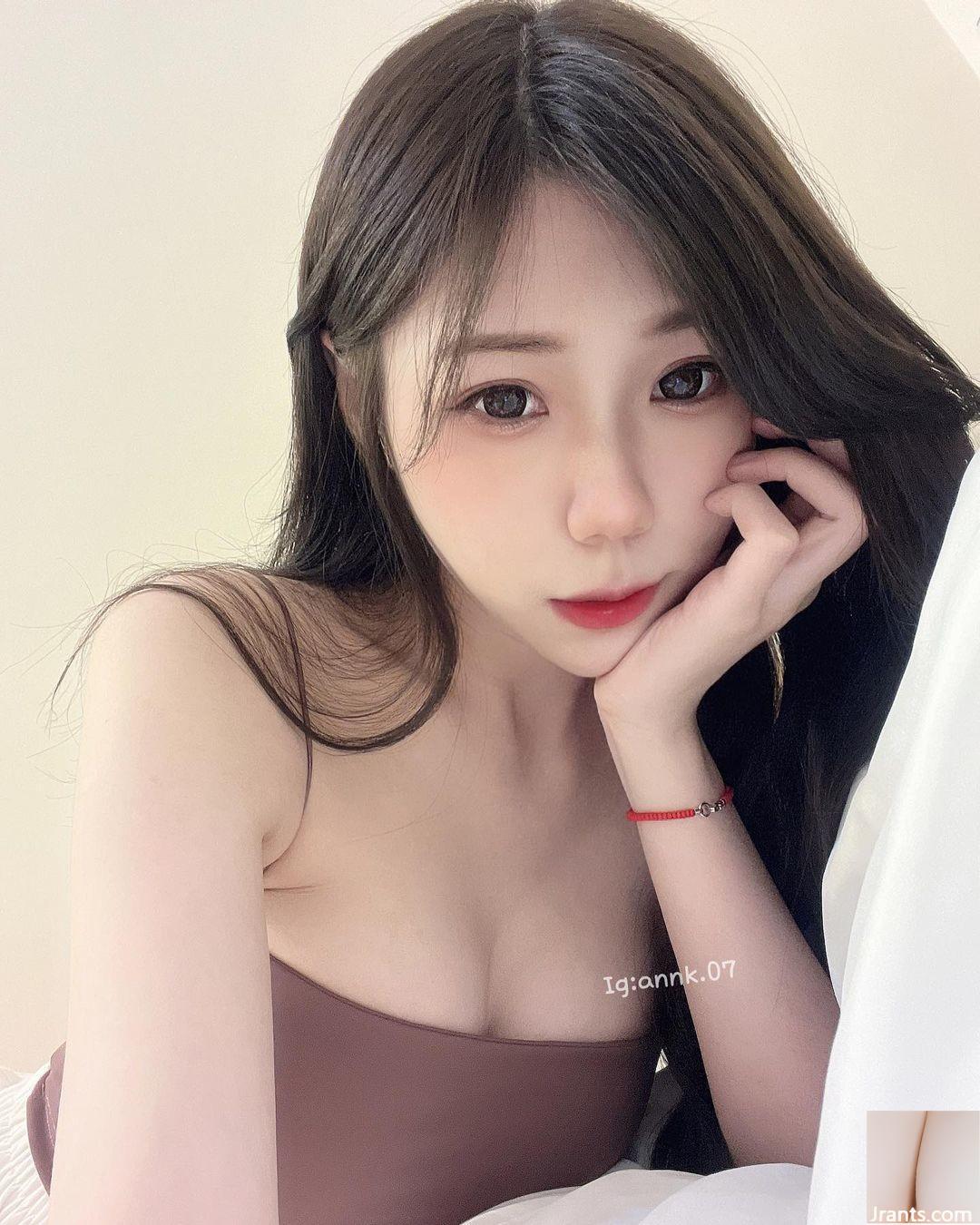 Cô gái bên cạnh “Chị Lin” đã bùng nổ trong cám dỗ (26p) - Ảnh 12