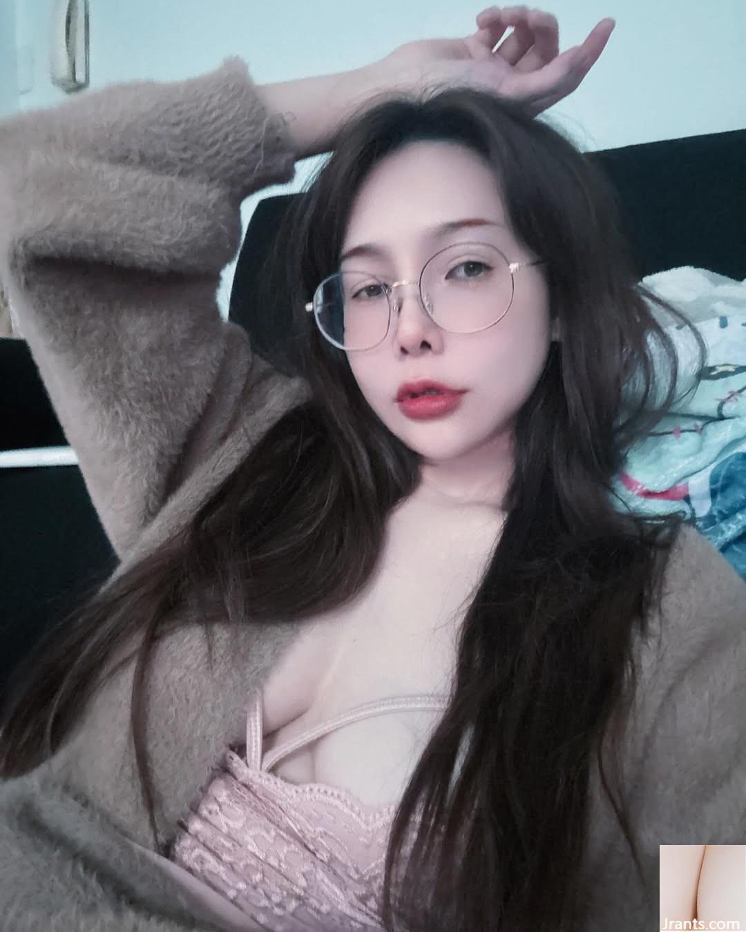 “National Little Re Jie Lin” cho thấy bộ ngực và khuôn mặt mềm mại và dịu dàng của cô ấy cũng rất xuất sắc (27p)