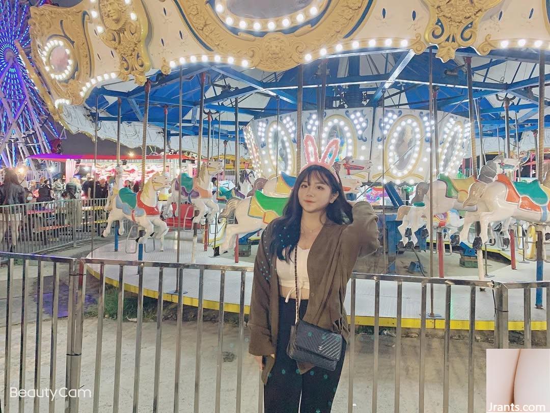 Cô gái xinh đẹp với tính khí “Linlin__025” có những đặc điểm trên khuôn mặt tinh khiết và tinh tế (16p) - Ảnh 11