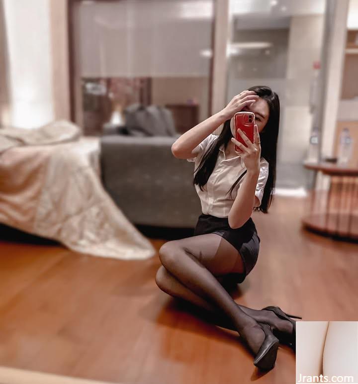 Mặt trước và mặt sau quá hấp dẫn. - Ảnh 3