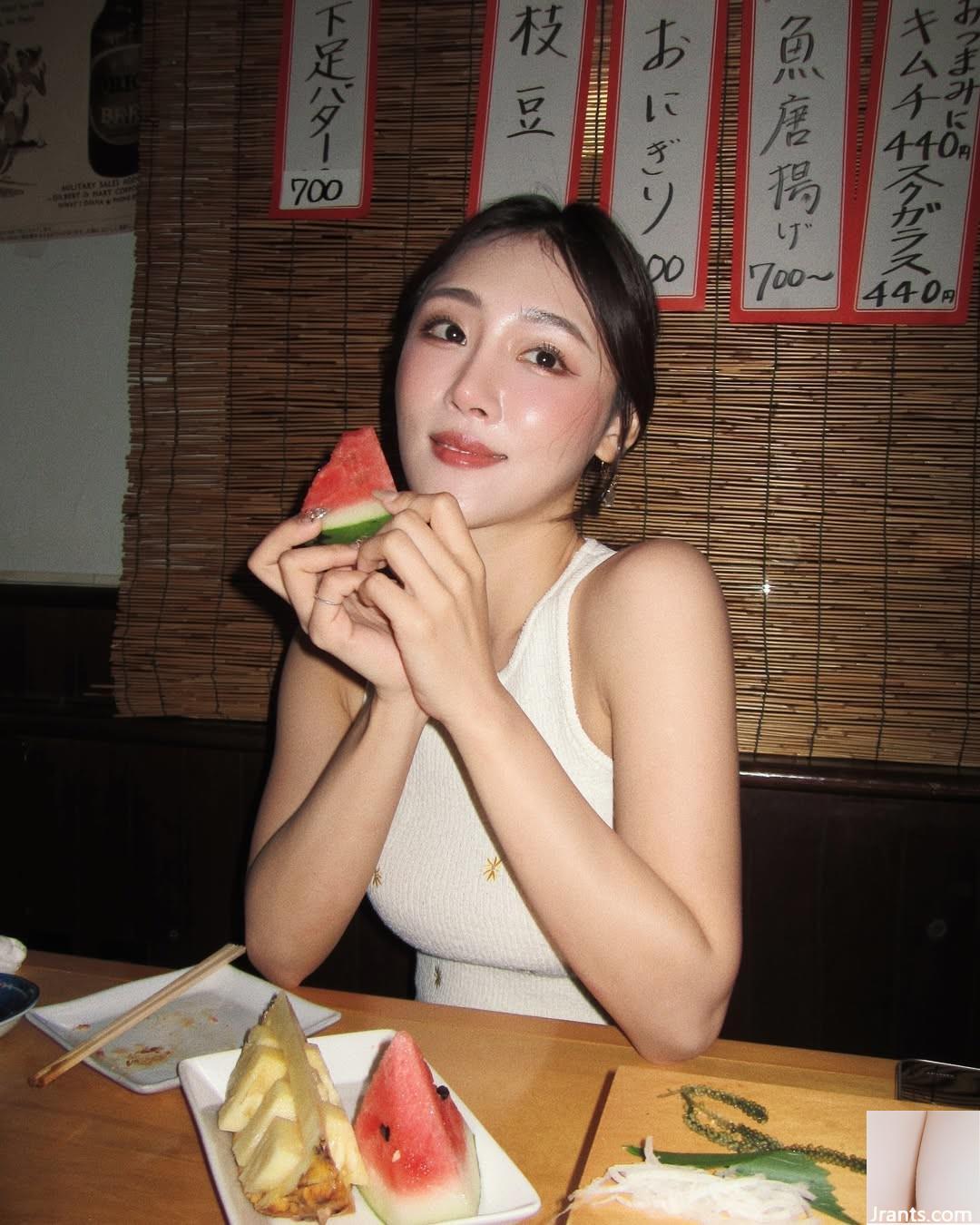 “Guo Menghan” có một nụ cười ngọt ngào và thân hình nóng bỏng (24p)