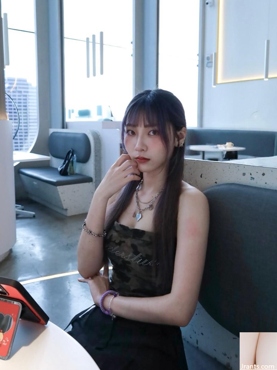 Đôi mắt khiêu khích của “Xi Xi” và dáng người quyến rũ (10P) - Ảnh 2