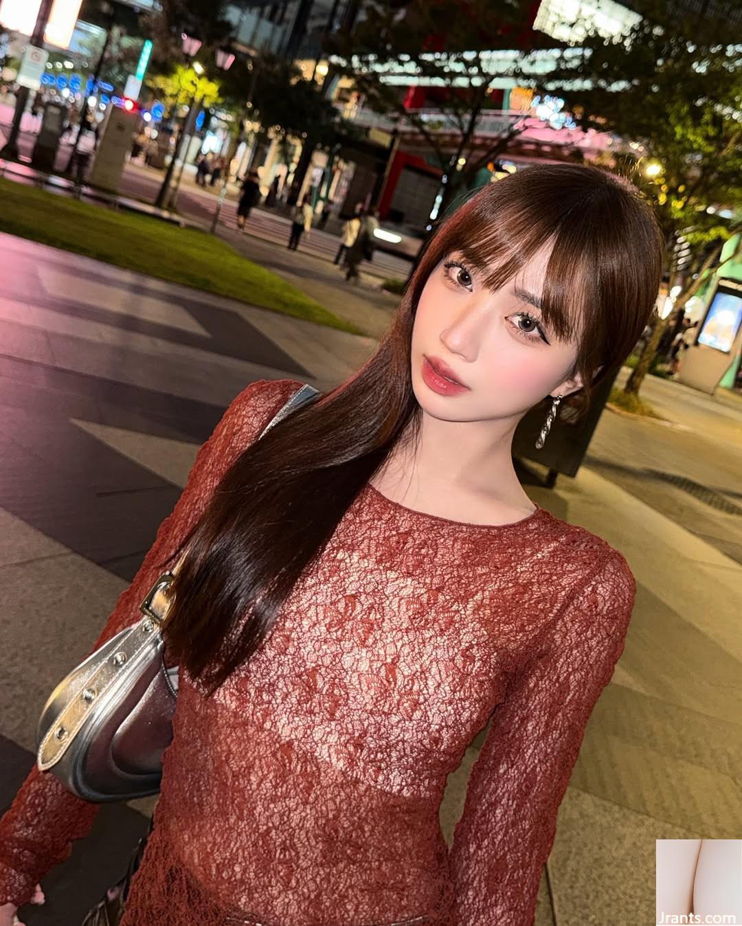 Ngoại hình quyến rũ và thân hình nóng bỏng của “Vivian” quá bắt mắt (10P) - Ảnh 2